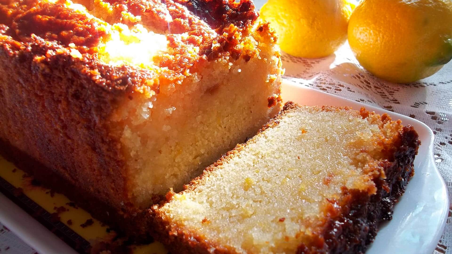 Veni a desayunar a Nido del Condor Hotel & Spa. Reservá online . Nuestro desayuno se hornea en el momento: medialunas, budines, mermeladas caseras, scones, alfajores y panes de muchos tipos.